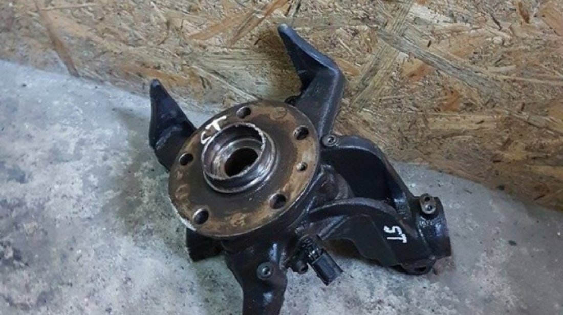 Fuzeta cu rulment stanga fata 1k0407255t vw caddy III 1.6 tdi