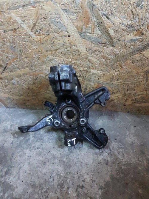 Fuzeta cu rulment stanga fata 1k0407255t vw jetta III 1.9 tdi 105 cai
