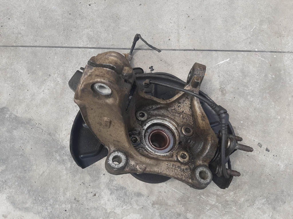 Fuzeta dreapta fata 1.8 b vw passat cc