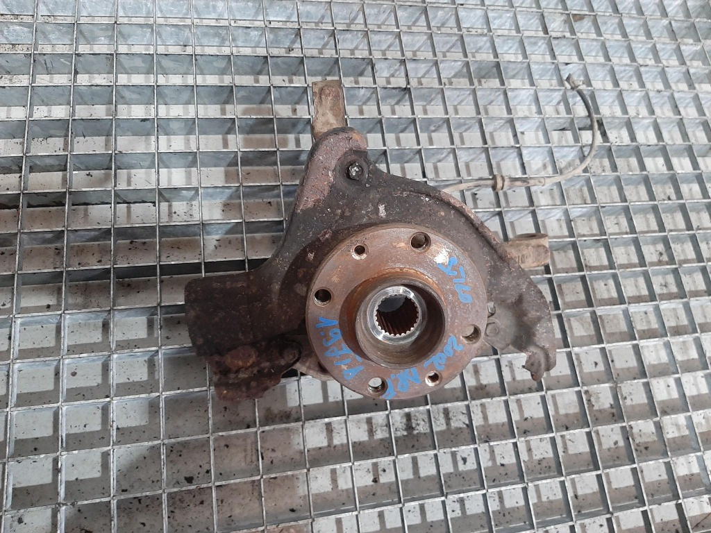 Fuzeta dreapta fata 1.9 jtd fiat stilo
