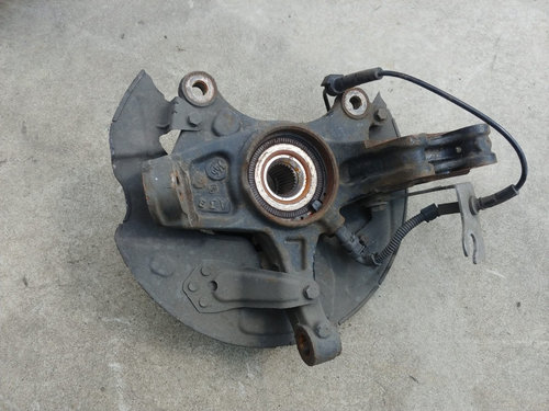 Fuzeta dreapta fata 2.0 hdi peugeot 5008 2 2019 9825606280
