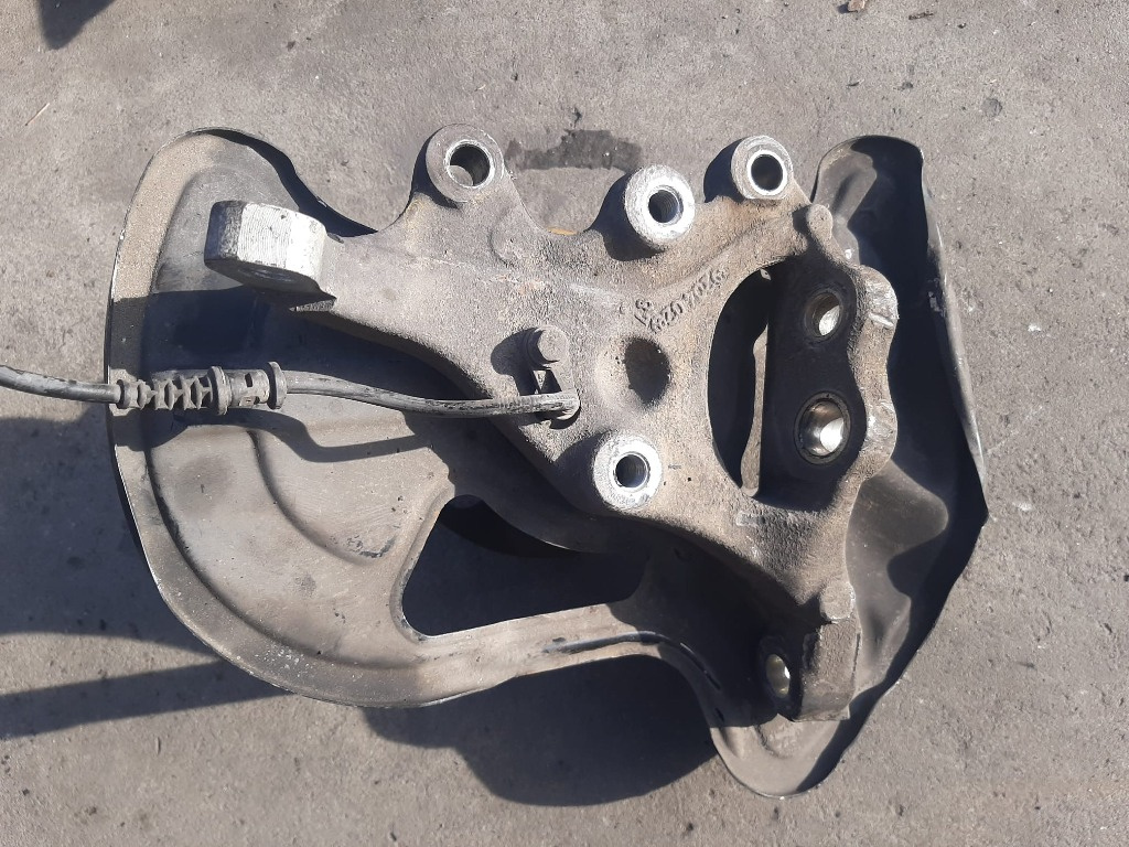 Fuzeta dreapta fata 2.2 cdi mercedes c-class w204 20402