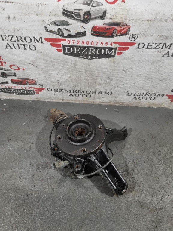 Fuzeta dreapta fata 364796 Citroen C4 I 1.4 16V 88 cai KFU (ET3J4)