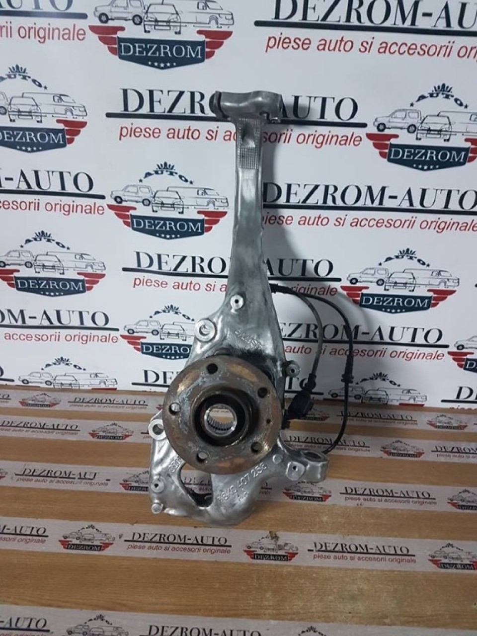 Fuzeta dreapta fata 8K0407258AA audi a4 b8 8k 3.2 fsi cala 265 cai