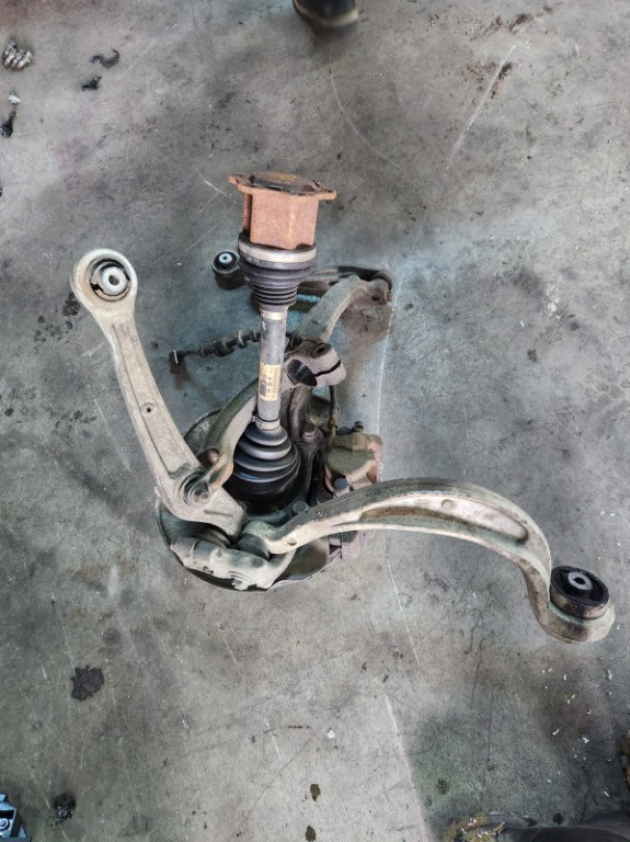 Fuzeta dreapta fata Audi A4 B8 1.8 TFSI combi an de fabricatie 2011
