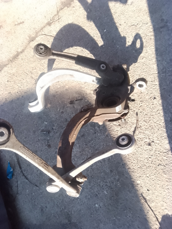 Fuzeta dreapta fata Audi A4 B8 2.0 Motorina 2012