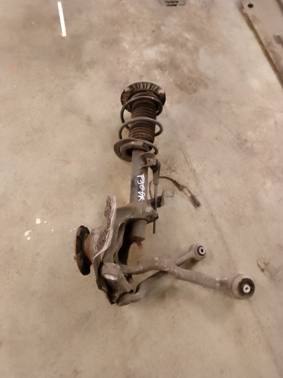 Fuzeta dreapta fata BMW 320 F30 2.0 Moto