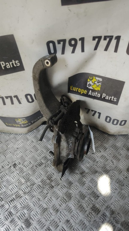 Fuzeta dreapta fata BMW Seria 5 F10 2.0 D cod motor N47D20D an 2012