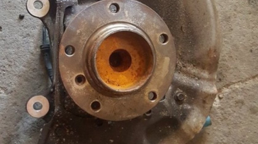 Fuzeta dreapta fata cod 6760954r bmw e60 e61 lci 520i n46b20b 156 cai