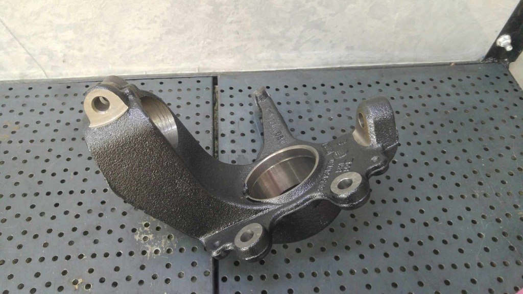 Fuzeta dreapta fata ford focus 2 3m513k170fa
