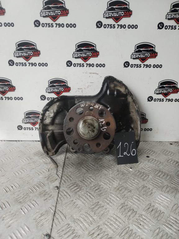 Fuzeta dreapta fata Mercedes-Benz C-Class (2007->) [W204] 2.2 Motorina 2012, A2044202644