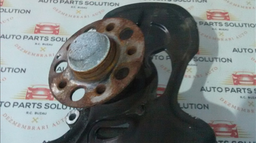 Fuzeta dreapta fata MERCEDES BENZ C CLASS (W204) 2007-2014