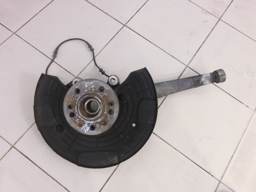 Fuzeta dreapta fata Mercedes R-CLASS W251 a2513301420