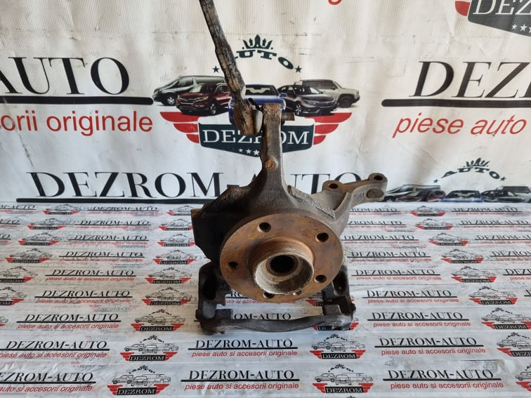 Fuzeta dreapta fata Nissan Primastar 2.0 dCi 114 cai