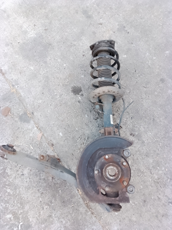 Fuzeta dreapta fata Nissan Qashqai 1.6 Motorina 2012