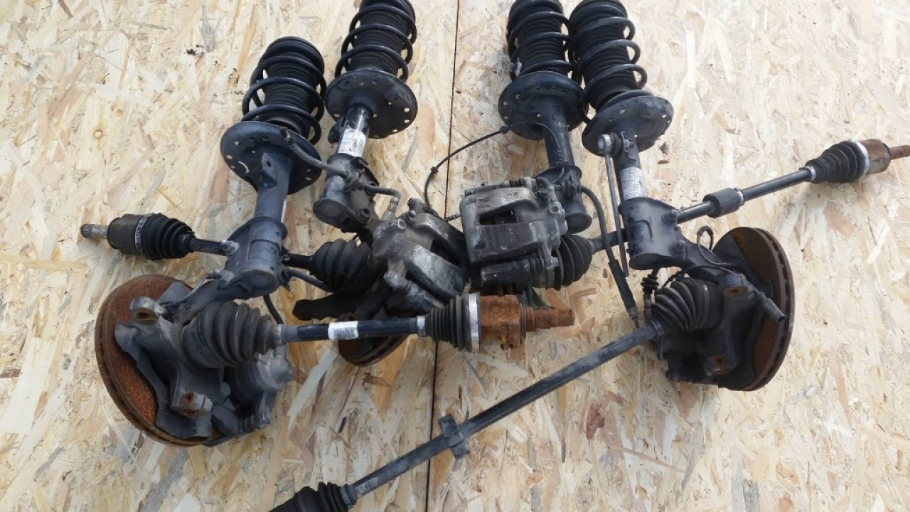 Fuzeta dreapta fata opel corsa d 1.2i