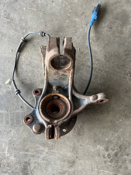 Fuzeta dreapta fata Peugeot 2008 1.6 Motorina 2015, -