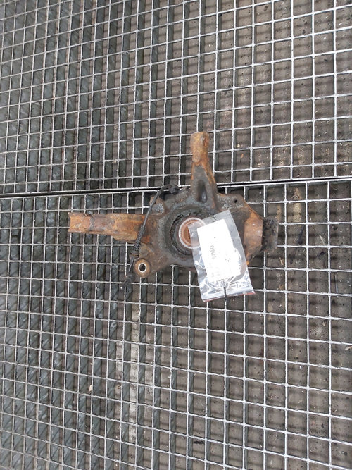 Fuzeta dreapta fata, Renault Scenic 3 1.5 DCI, K9K832 (id:671043)