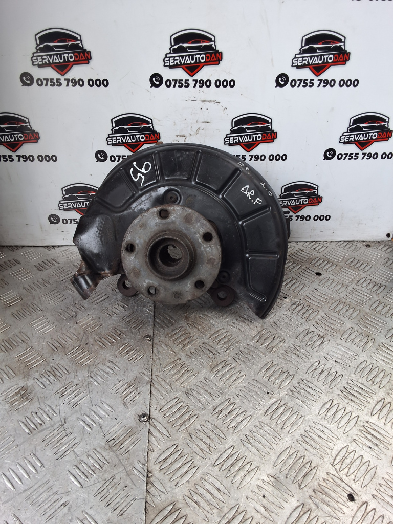 Fuzeta dreapta fata Volkswagen Golf 6 (2008-2013) 2.0 Motorina 2011