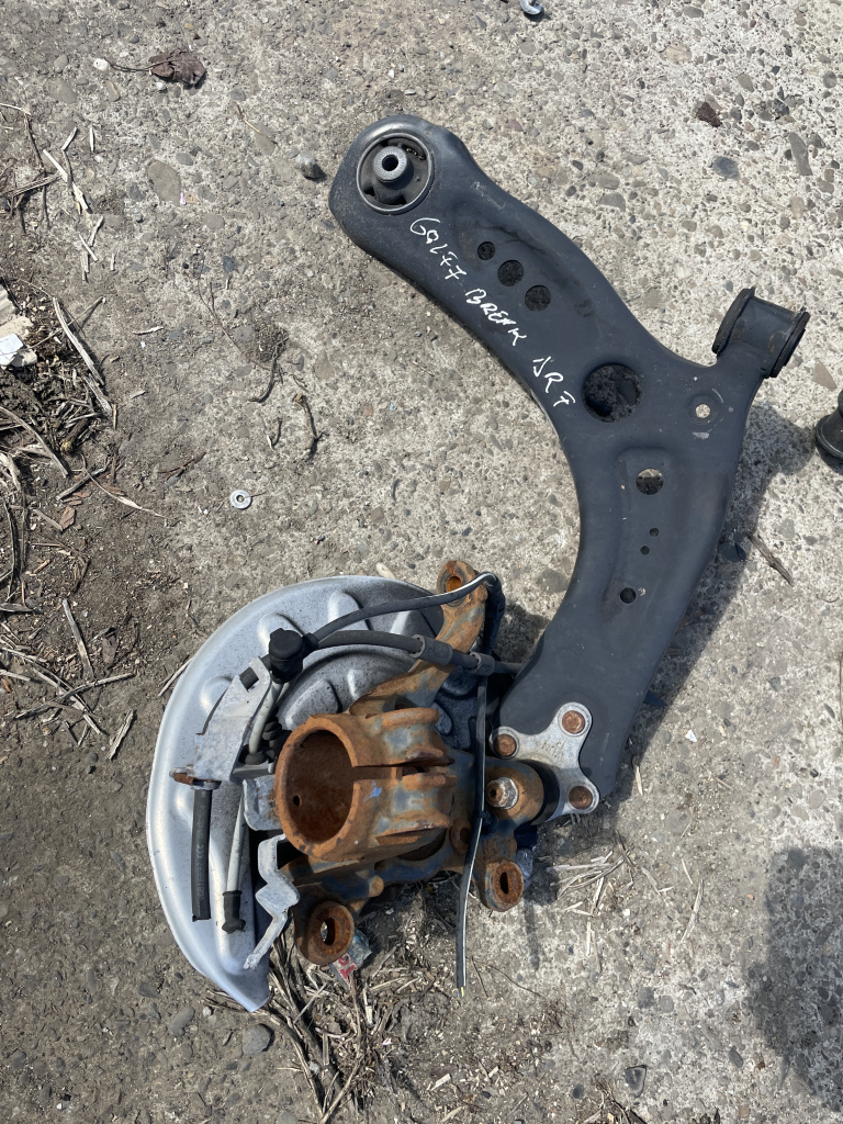 Fuzeta dreapta fata Volkswagen Golf 7 2.0 Motorina 2015, -