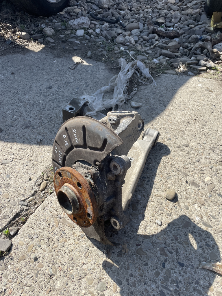 Fuzeta dreapta fata Volkswagen Passat CC 2.0 Motorina 2010, -
