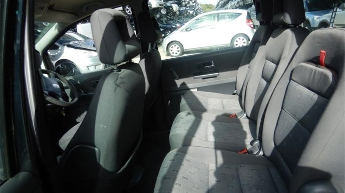 Fuzeta dreapta fata Volkswagen Sharan 2008 MPV 1.9 TDi