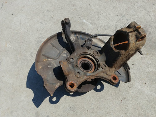 Fuzeta dreapta fata vw caddy 3 1.9 tdi 1k0615311f