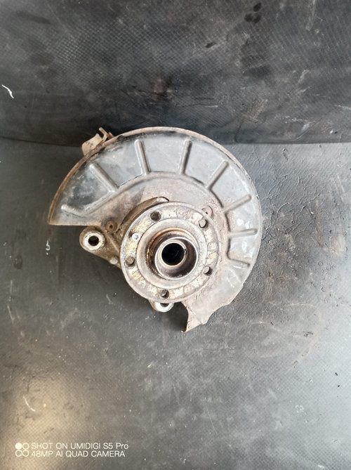 Fuzeta dreapta fata VW Passat b6 2.0 TDI BMP 2005-2011 - COD 3C0407258F