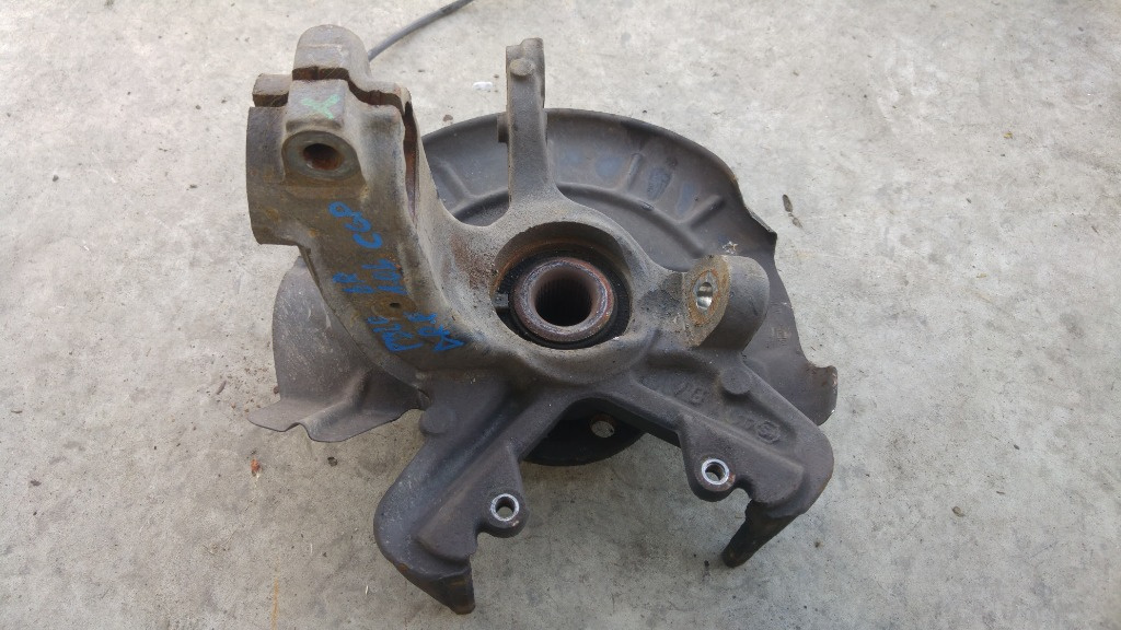 Fuzeta dreapta fata vw polo 6r 1.0 b cgp