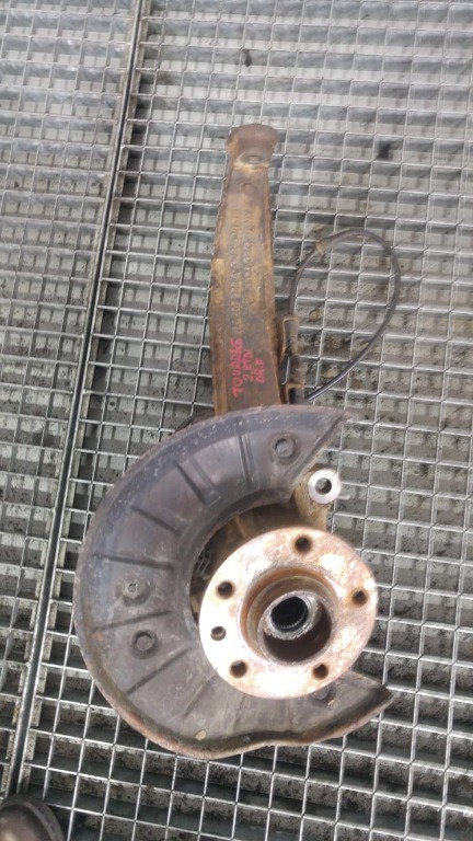Fuzeta dreapta fata vw touareg 7l 2.5 tdi bpe 7l6407258a