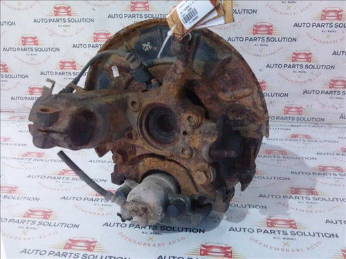 Fuzeta dreapta fata VW TOURAN 2.0 TDI an fabr. 2006