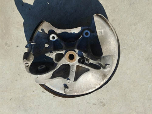 Fuzeta dreapta spate audi a4 b9 8w 8w0505436t