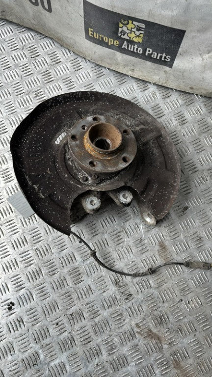 Fuzeta dreapta spate BMW Seria 5 F10 2.0 D cod motor N47D20D an 2012 cod 6793770