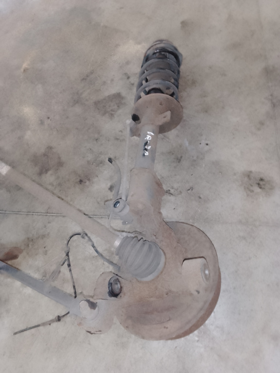 Fuzeta dreapta spate Dacia Duster 1.5 Motorina 2013