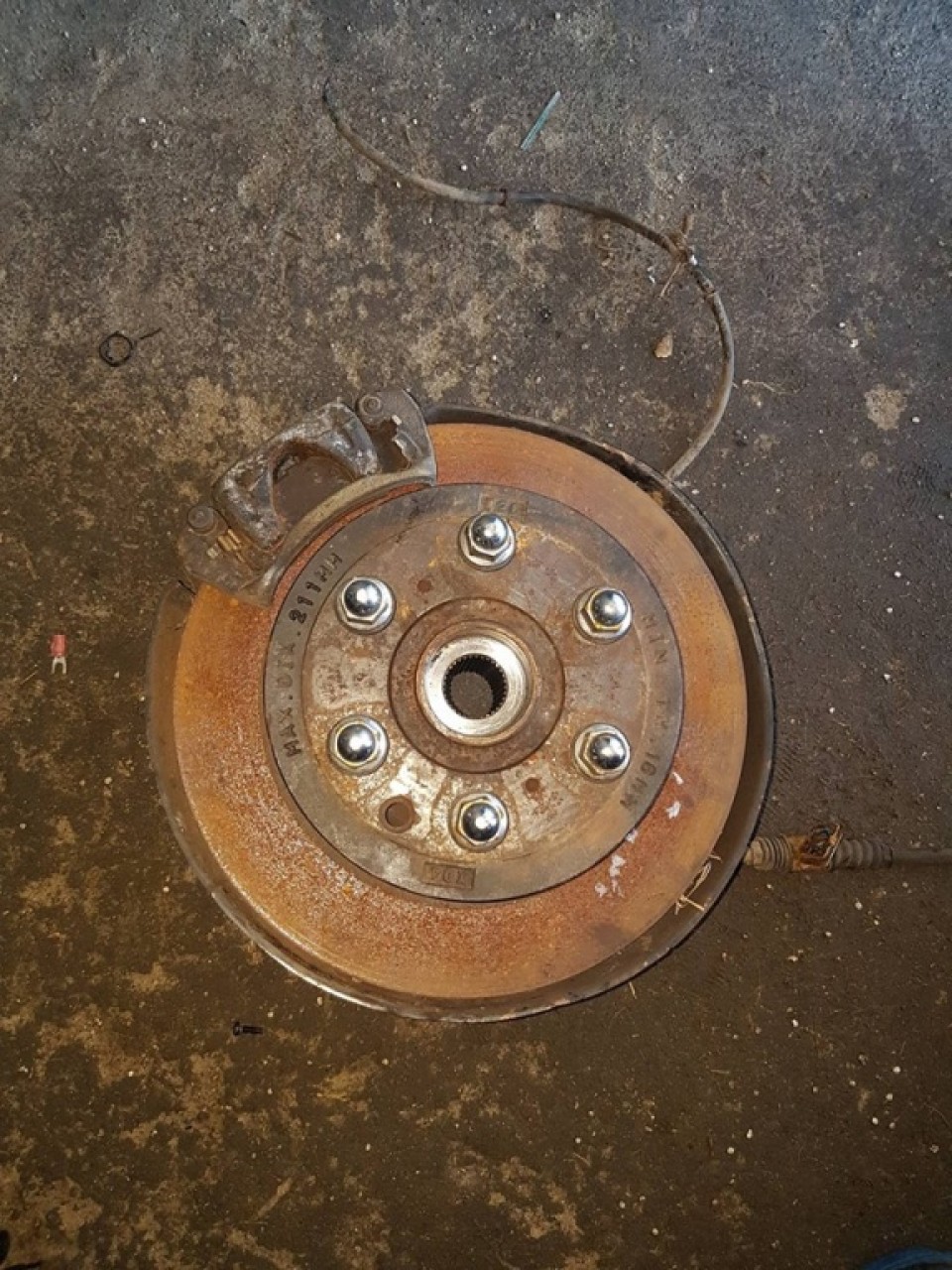 Fuzeta dreapta spate mitsubishi pajero IV 3.2 DI-D