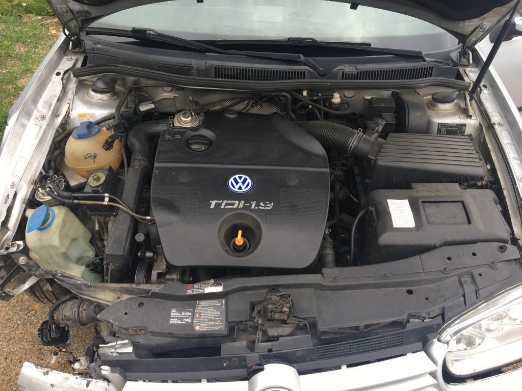Fuzeta dreapta spate VW Golf 4 2002 VARI