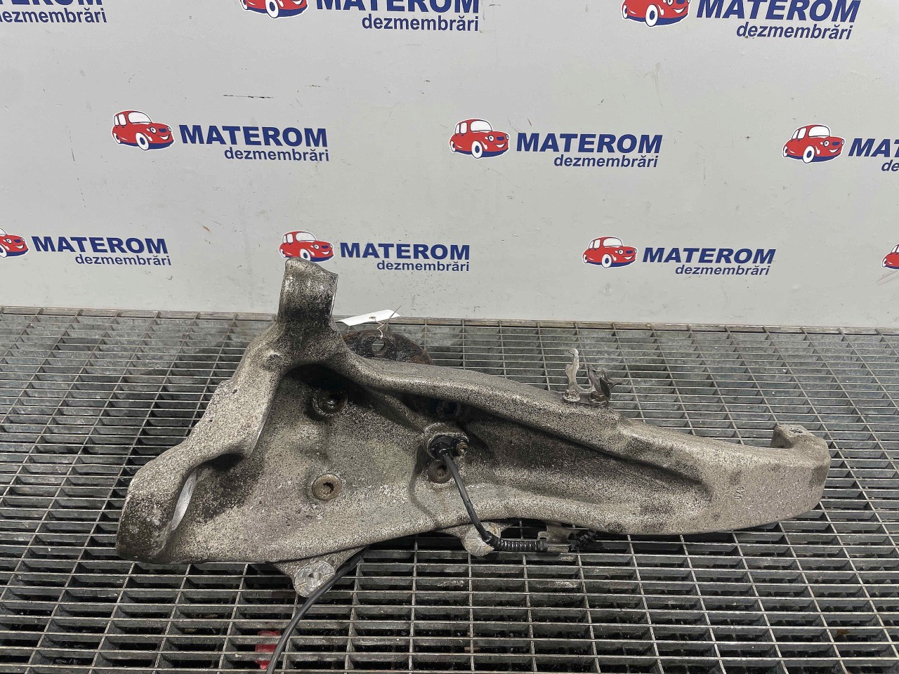 FUZETA FATA DREAPTA BMW SERIA 5 F 10 2.0