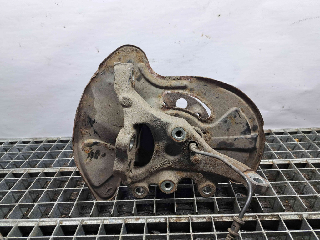 Fuzeta fata dreapta Mercedes Clasa CLK (C209) [Fabr 2002-2009] OEM 2.2 CDI 646966 2.2 CDI 646966 110KW / 150CP