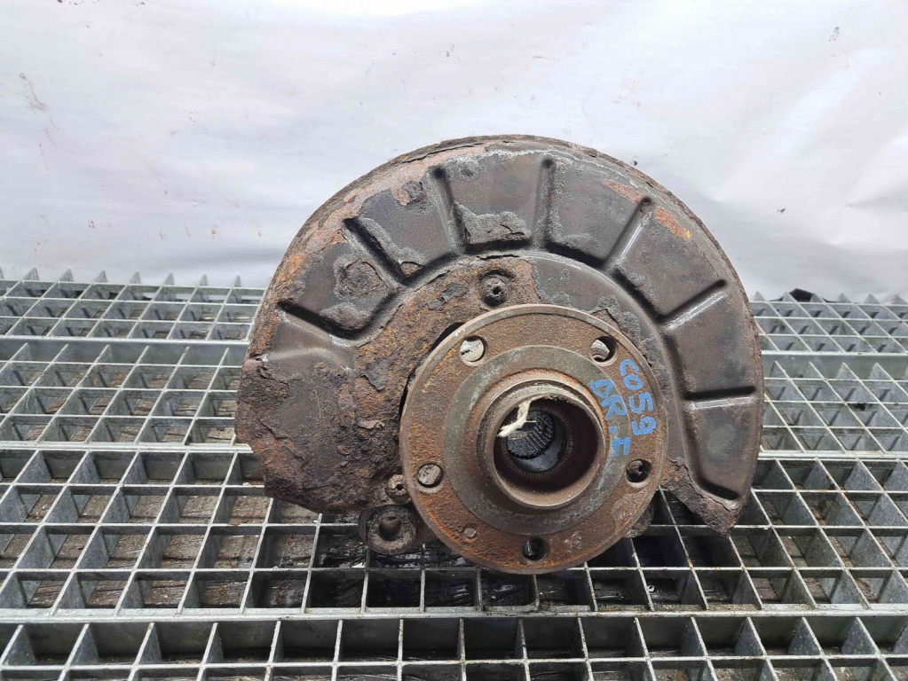 Fuzeta fata dreapta Volkswagen Passat CC (357) [Fabr 2008-2012] OEM 2.0 TDI CBAB 2.0 TDI CBAB 103KW / 140CP
