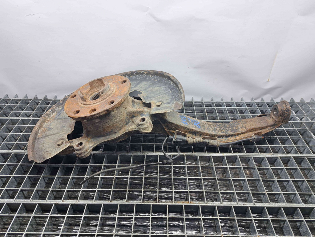 Fuzeta fata dreapta Volkswagen Touareg (7LA, 7L6) [Fabr 2003-2010] 7L0407258A 3.0 TDI BKS 3.0 TDI BKS 165KW / 224CP