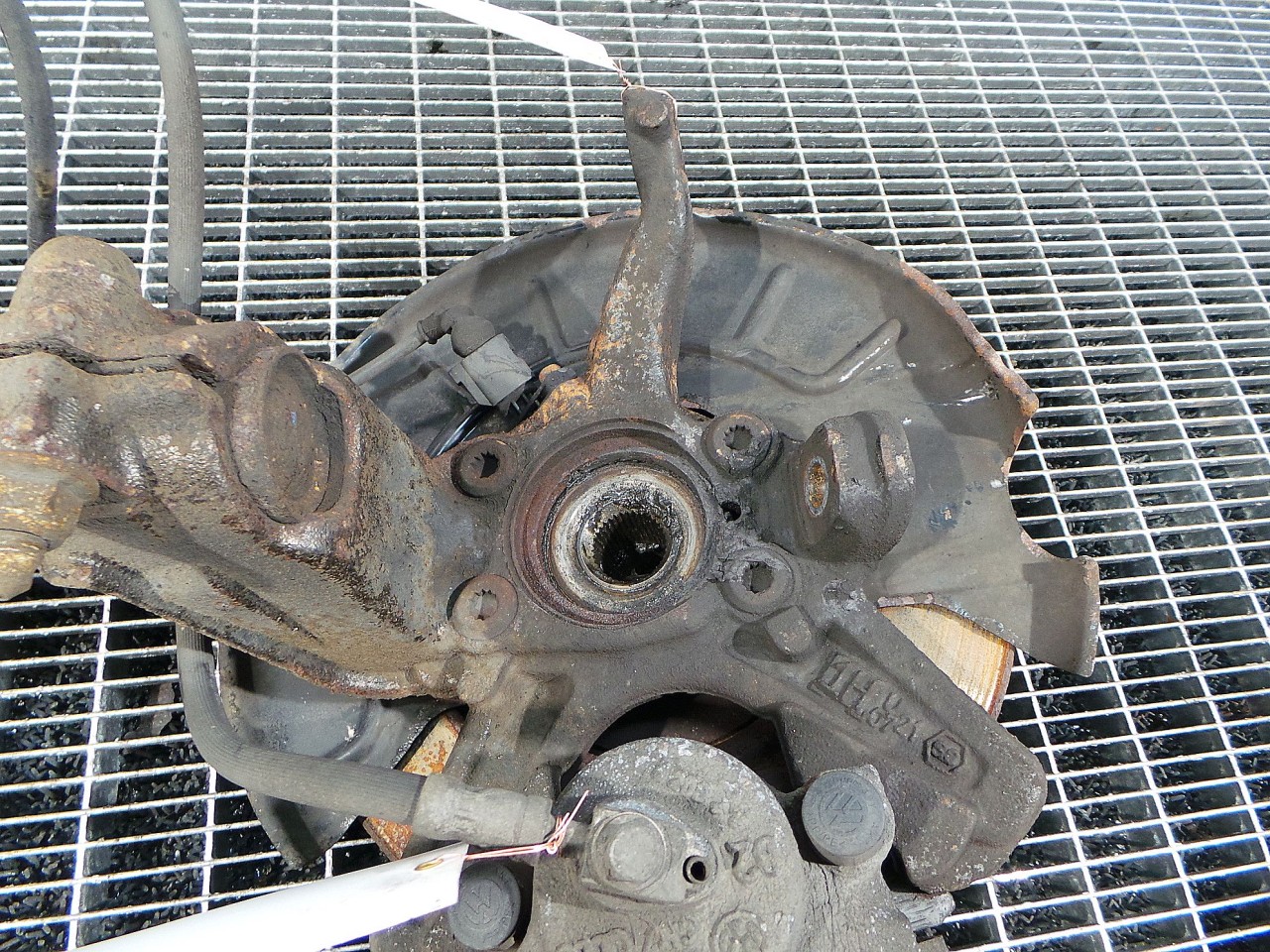 FUZETA FATA DREAPTA VW JETTA III JETTA III 1.9 TDI - (2005 2010)