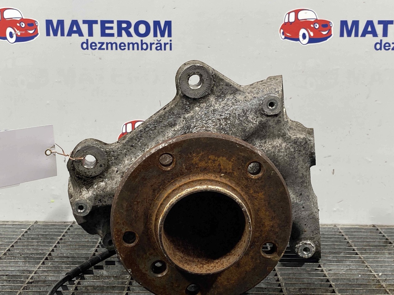 FUZETA FATA STANGA BMW SERIA 3 E 90 2.0 D - (2007 2012)