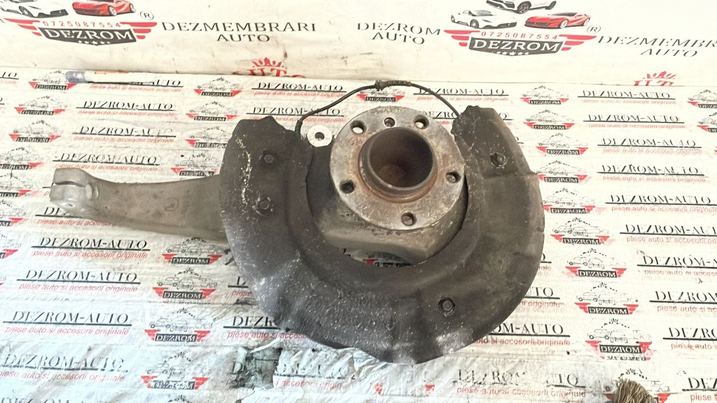 Fuzeta fata stanga BMW Seria 5 F11 LCI 520i N20 (5G11) cod: 31216775769