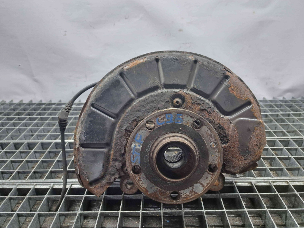 Fuzeta fata stanga Volkswagen Caddy 3 Maxi Furgon (2CH) [Fabr 2007-2015] OEM 2.0 TDI CFHC 2.0 TDI CFHC 103KW / 140CP