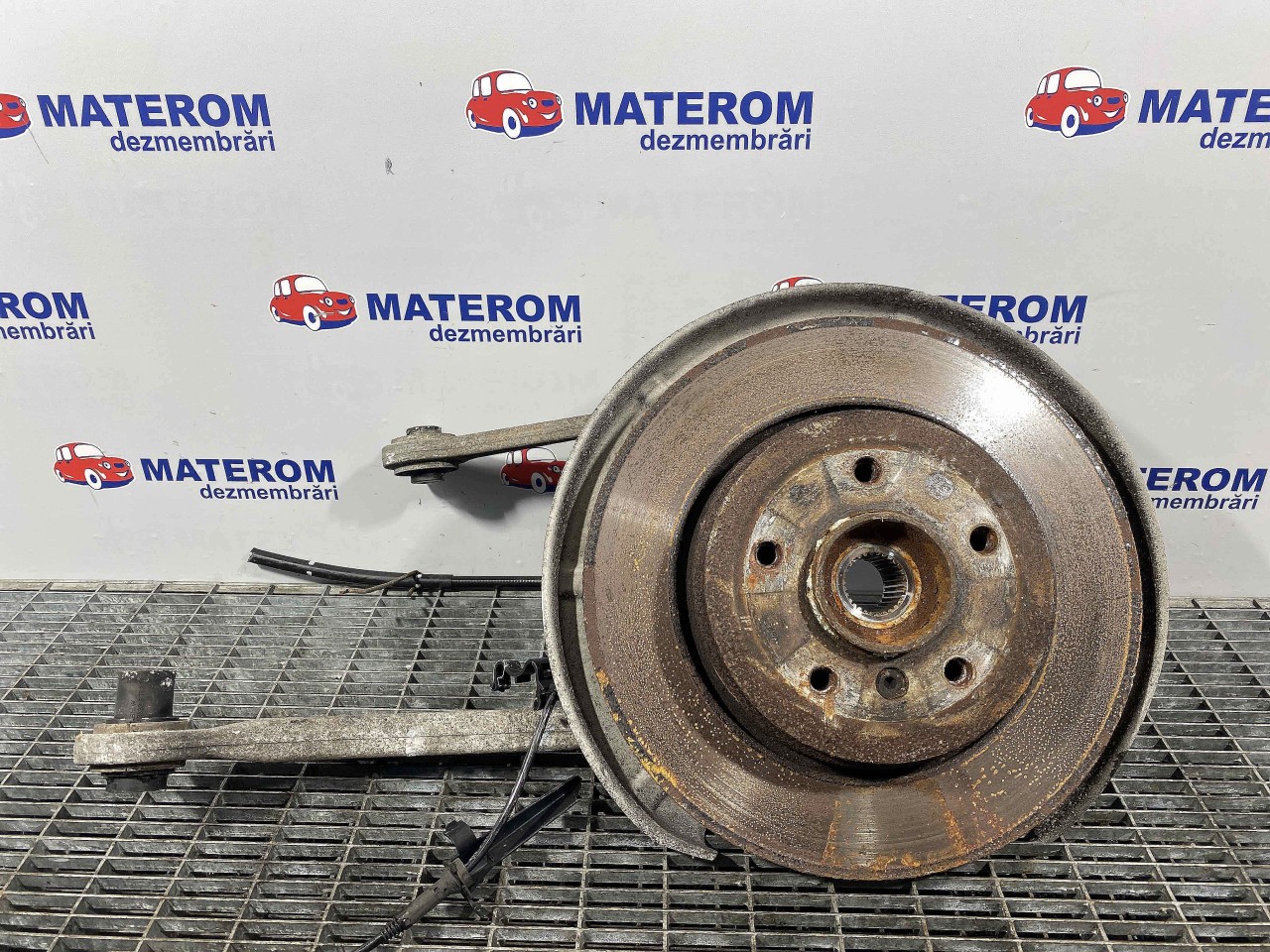 FUZETA SPATE DREAPTA BMW SERIA 5 E 60 3.0 D - (2004 2007)