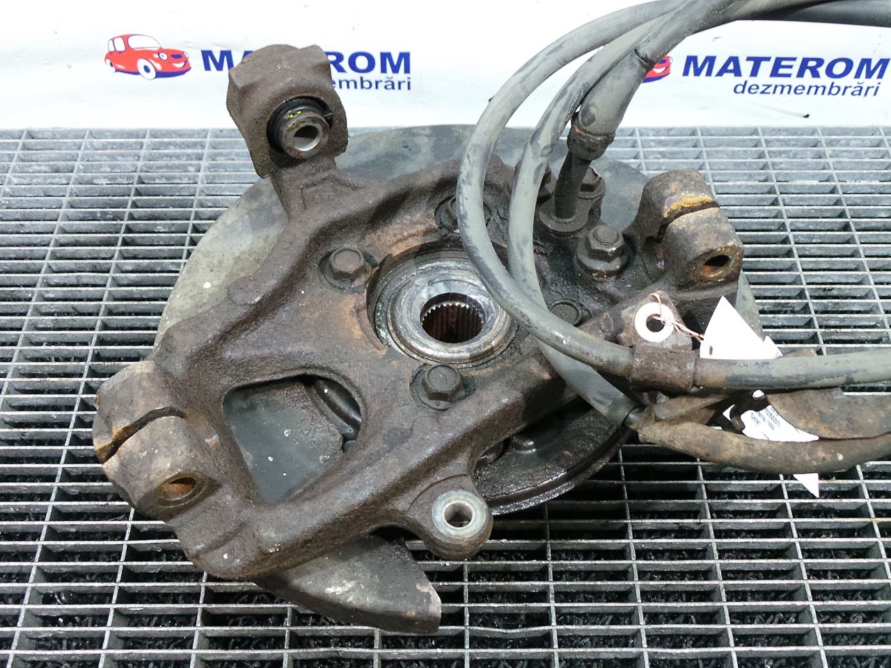 FUZETA SPATE STANGA NISSAN PATHFINDER PATHFINDER YD25DDTI - (2005 2010)