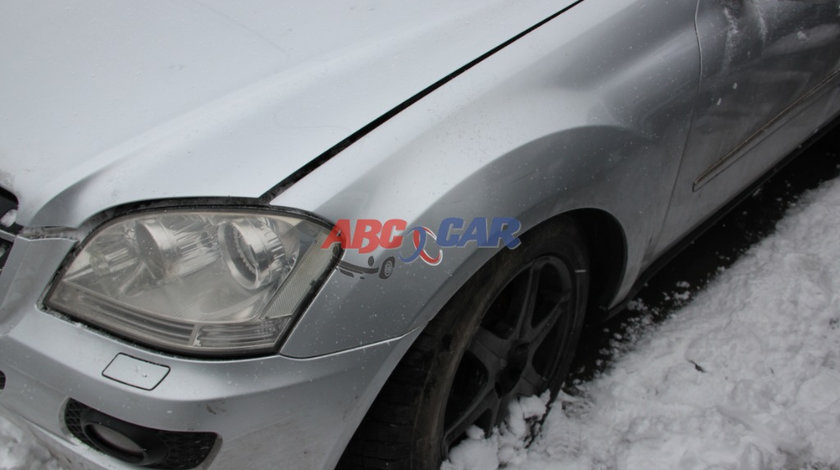 Fuzeta stanga cu butuc si rulment Mercedes ML 3.0 CDI W164 2006-2009