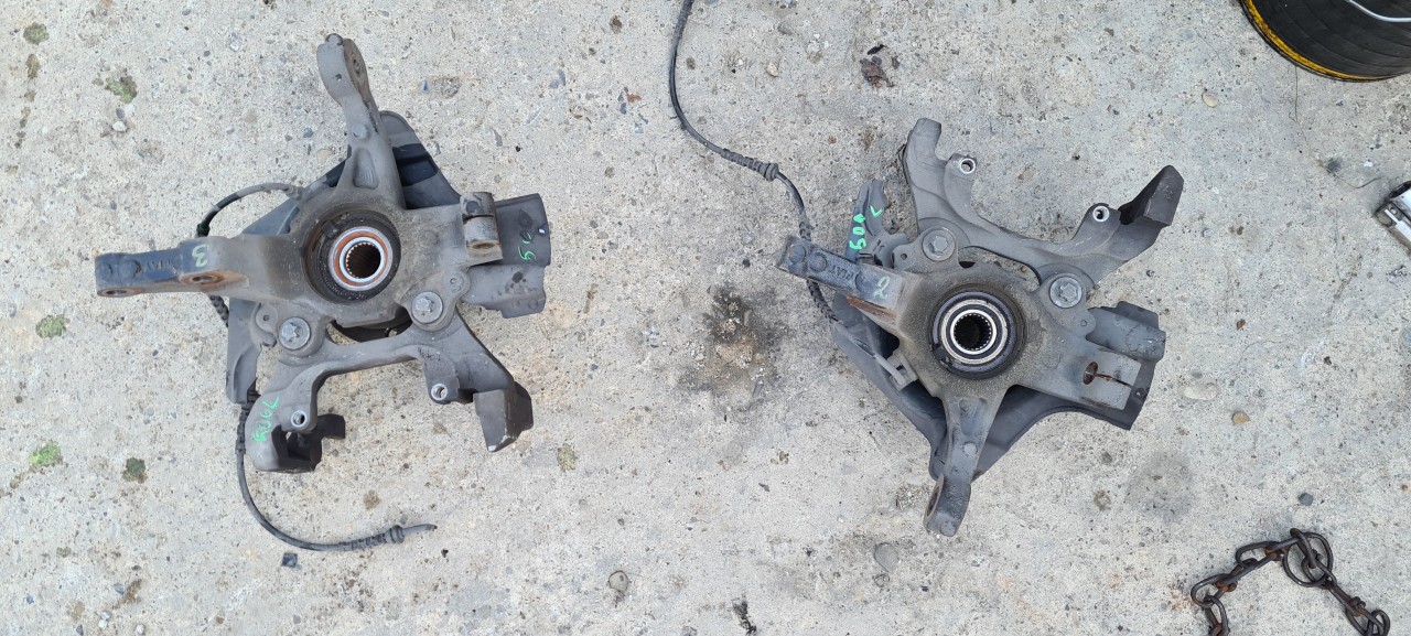 Fuzeta stanga dreapta fata Fiat 500 L / X 1.6D 2012 2013 2014 2015 2016