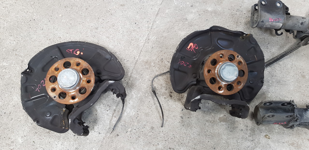 Fuzeta stanga dreapta fata Mercedes C-Class W204 2010 2011 2012 2013