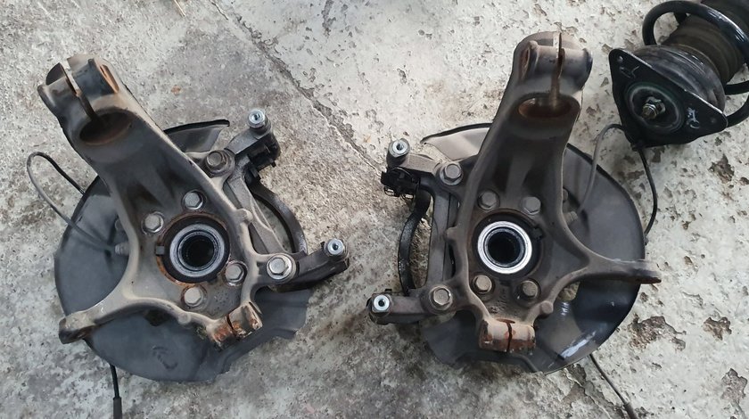 Fuzeta stanga dreapta fata Nissan Qashqai 2014 2015 2016 2017 2018